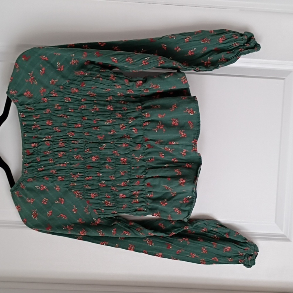 American Eagle Outfitters Green Floral Smocked V-Neck Blouse Medium - Picture 4 of 4